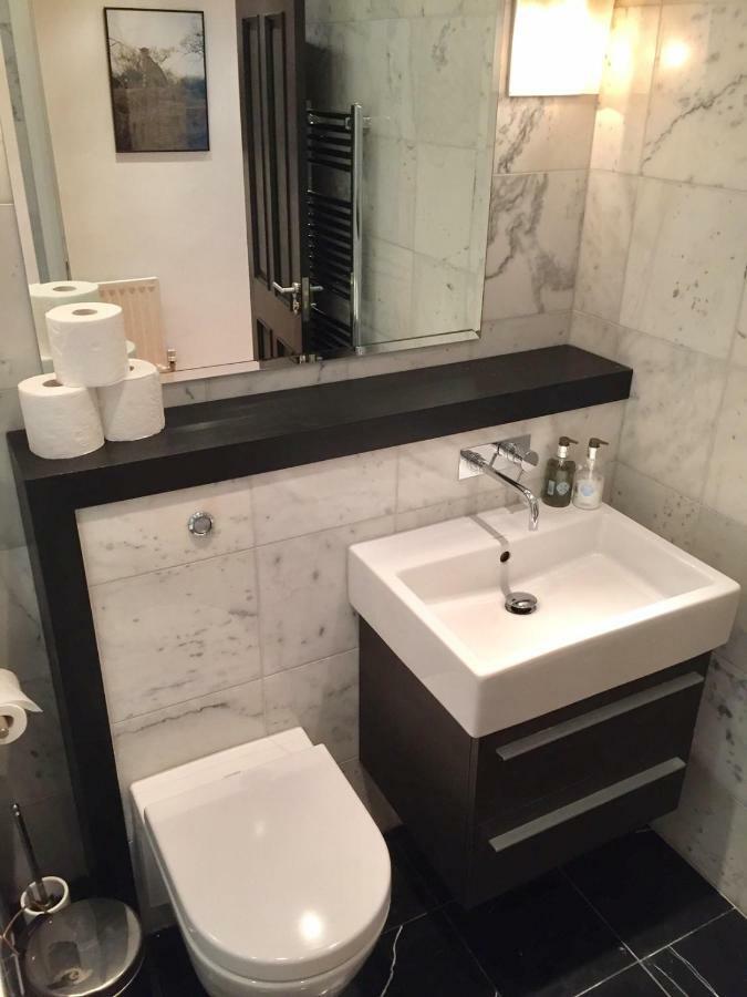 Stylish Apartment In Victoria London Exteriör bild