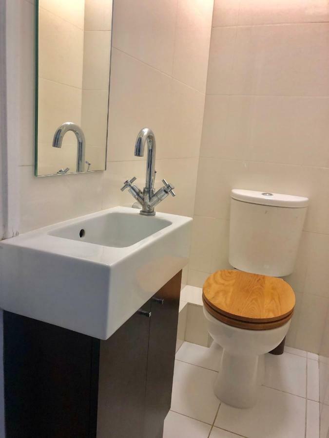 Stylish Apartment In Victoria London Exteriör bild